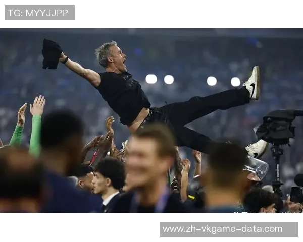 足总杯精彩对决巴黎圣日耳曼狂胜AC米兰全场沸腾瞬间回顾