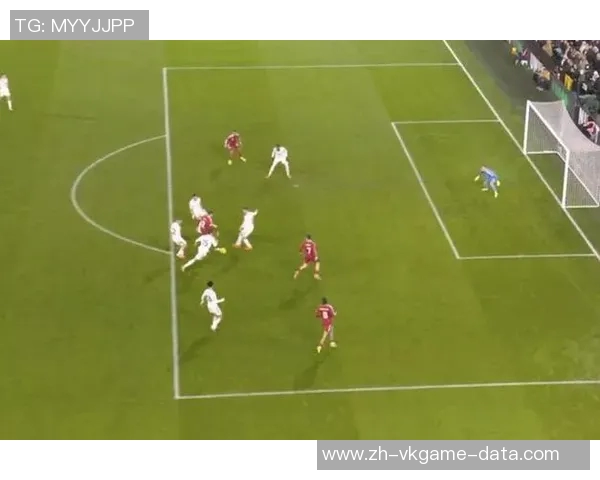 友谊赛精彩对决AC米兰与利物浦战成平局争议判罚引发热议