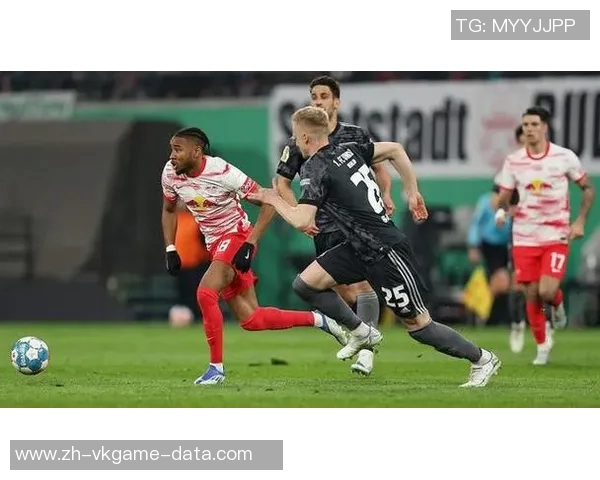 世界杯精彩瞬间：里昂逆转莱比锡补时绝杀引爆全场激情